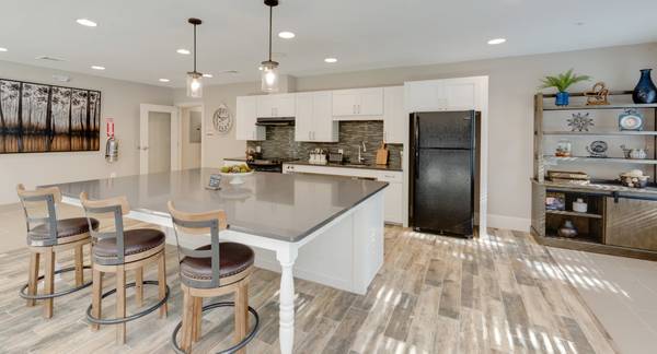 $1,400 / 1hab - 536ft2 - Spa, Clubhouse, Ascensor (200 Skidmore Blvd, Gaithersburg, MD)63822290449411122