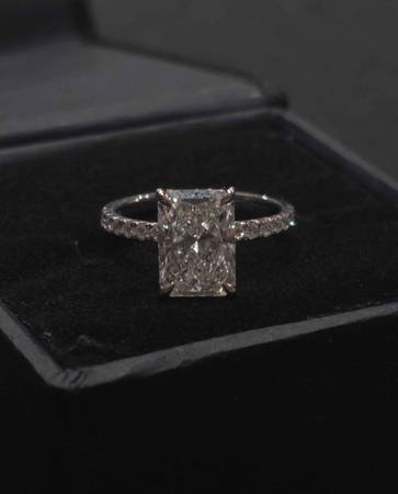 LABORATORY GROWN ENGAGEMENT DIAMOND RING 1