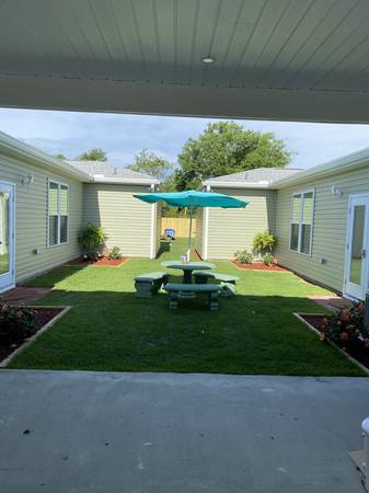 $400 / 1br - 800ft2 - 1 b.. 1 bth, all bills paid and furnished. please see referral service63910445950850124