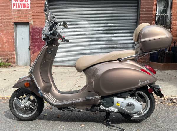 2015 Vespa Primavera 150cc 1