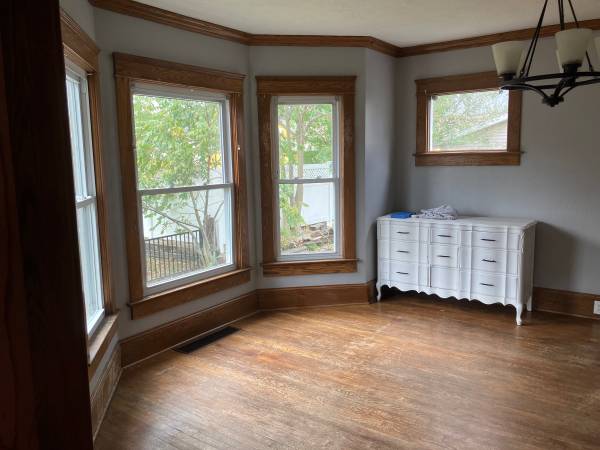 $800 / 1br - Large 1br Apartment in New Philadelphia (New Philadelphia)63856988717187123