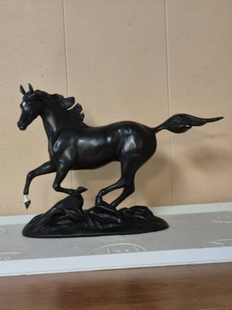 Black Beauty porcelain figurine 1