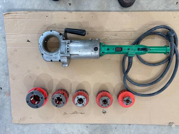 Rigid Pipe Threader w/ Dies 1