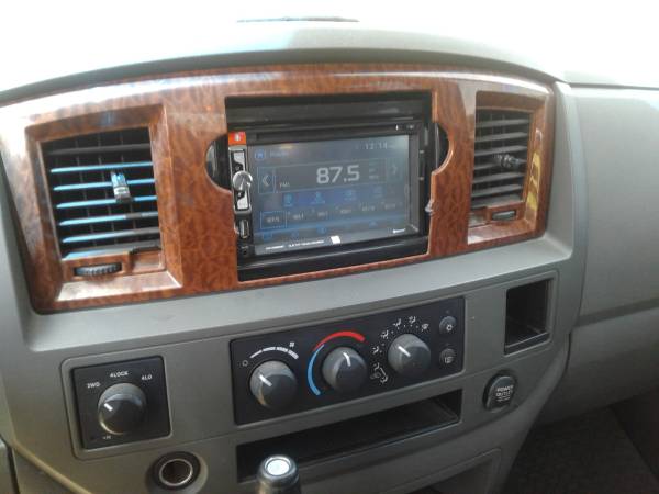 2005 RAM 4 door - Photo 4