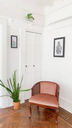 $1,100 Looking for THREE roommates for a beautiful 4 bed pre-war apt (Crown Heights)63949685794434122
