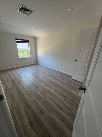 $3,550 / 3br - Apartment (whitestone)64033457119491122