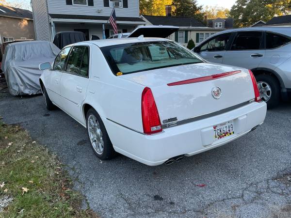 2009 Cadillac DTS 1