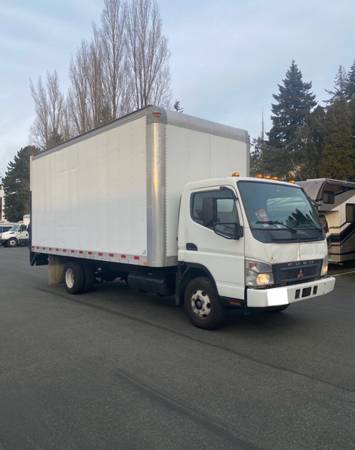 Camión Mitsubishi Fuso 2005 - $12,000 (Seattle)63654705854081120