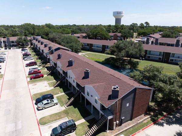 $1,709 / 2br - 1040ft2 - Full-Size Washer/Dryer Connections, Sundeck, Two Pools (595 S Old Orchard Ln, Lewisville, TX)63867602768515123