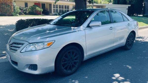 2011 Toyota Camry LE - $5,800 (Sherman Oaks)63623854388737121