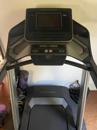ProForm Pro 2000 treadmill 1