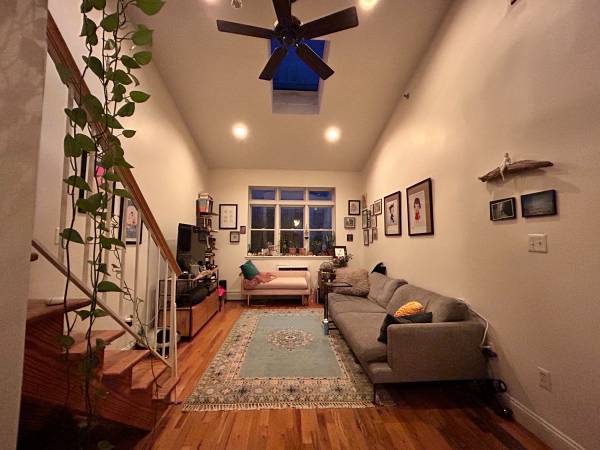 $3,500 / 2br - Beautiful 1.5 Bedroom with Large Loft In Cobble Hill (January+) (Brooklyn)64212266597123121