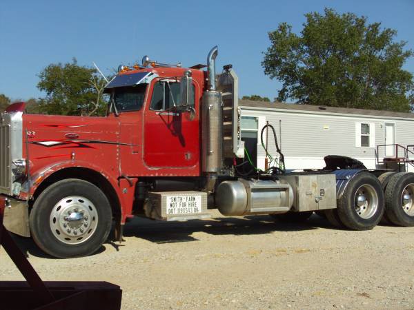 1983 Peterbilt 359 Day Cab 1