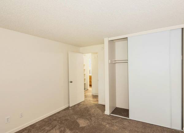 $1,345 / 1br - AHORRA $500 + Mercados de Agricultores Cercanos + Algunos Totalmente Remodelados (Tigard)63831396484867124