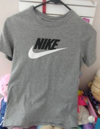 Nike Kids Grey T-shirt Size M 1
