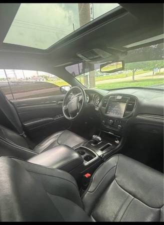 2015 Chrysler 300 1