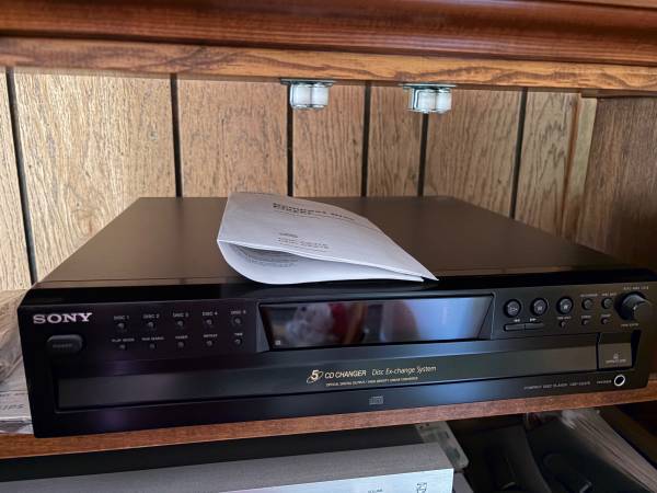 Sony CDP-CE375 5-Disc Carousel-Style CD Changer 1