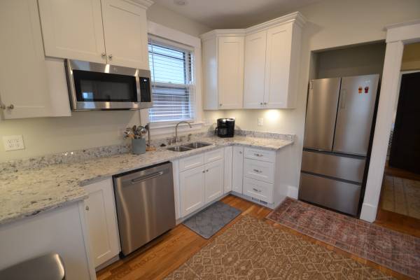 $1,995 / 3br - 1250ft2 - 01E-2:  Hab. 3 dorm. 2 bañ. en edif. familiar doble (NORWOOD/ Hyde Park cerca)63974472294658122