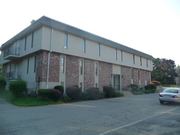 $800 / 750ft2 - Foxboro, $800/mes, suite de oficinas, 3 habitaciones+recepción (40 Mechanic St., Foxboro)63655287688067120