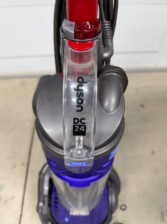 Dyson Upright Vacuum 1