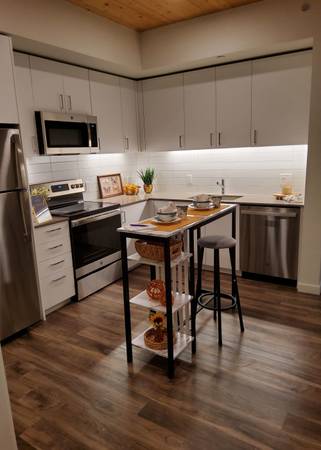 $1,925 / 2br - Fall Specials at The Quarry (Hillsboro)63831464493313124