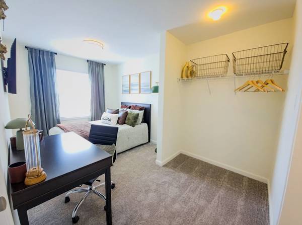 Room to sublet in a 3-bedroom townhouse 1