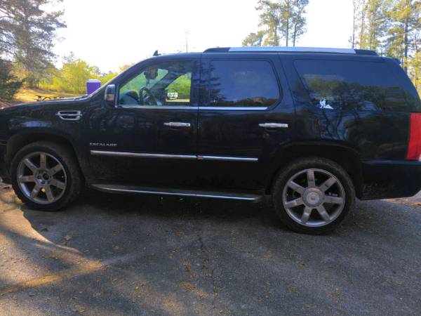 2010 Cadillac Escalade - $11,000 (Lagrange)63620880692225122