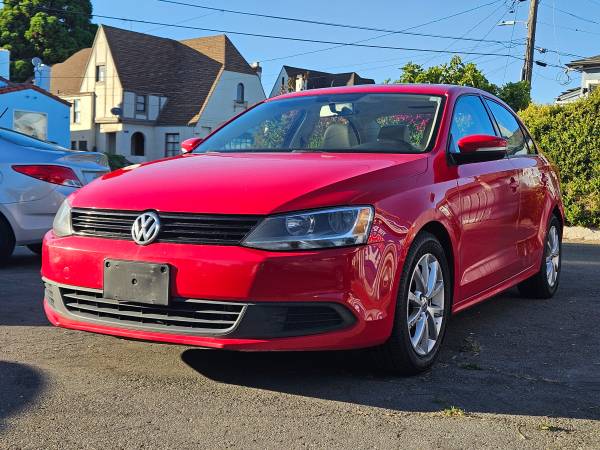 2012 VOLKSWAGEN JETTA 2.5L SE ***CLEAN TITLE*** GAS SAVER*** SMOG DONE*** - $4,999 (EZ FINANCING**WE ACCEPT ALL CREDIT CARDS!!***SMOG READY*)63476086022657120