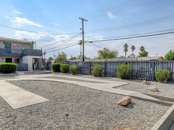 STUDIO AVAILABLE RENT TODAY 1