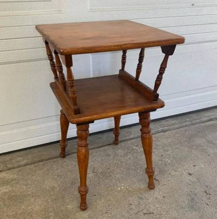 Square side table 1