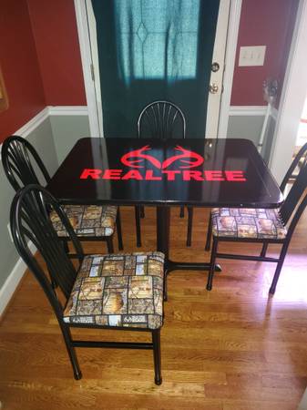 Custom 5 piece realtree table set 1