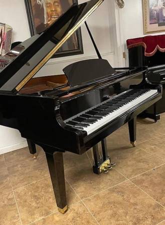Baby Grand Piano 1