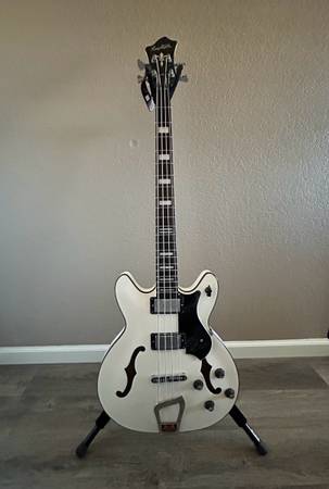 Hagstrom Viking Bass 1