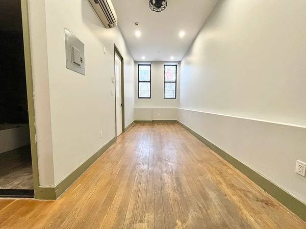 $3,700 / 3br - Amplio y luminoso de 3 habitaciones en Weeksville – 1629 St Johns Pl #4B – $3,700 (Brooklyn)63827268844161120