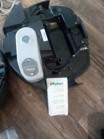 Robot aspirador para pisos de madera - $50 (Arlington)63471432238851121