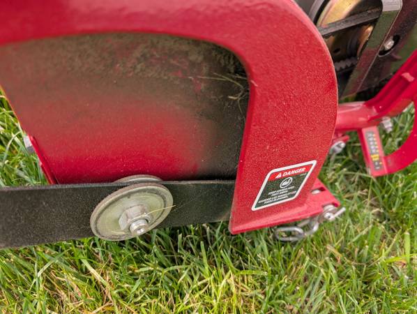 Modelo Earthquake Edger #23275 usado 2 veces - $350 (Marshfield)63470101200385123
