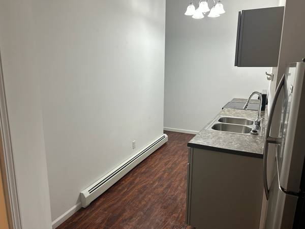 $900 ONEIDA, NY PRIME LOCATION - Studio Apartment - Everything Included! (Oneida, New York)63982838563330122