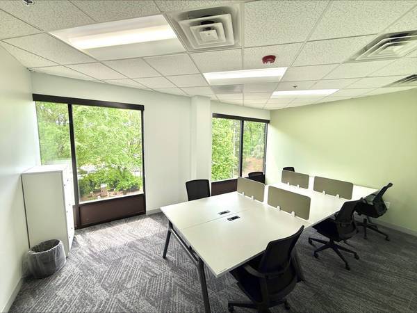 $266 Espacio de Oficina Compartida Reservado: Solo $266/Mes (Raleigh)64141589360386120