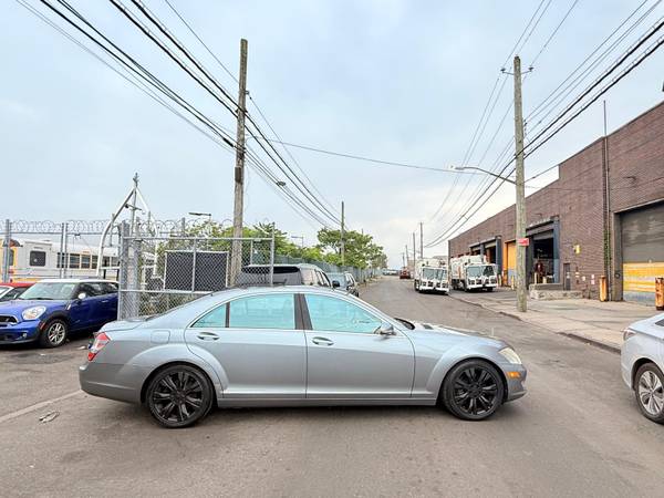 2008 mercedes benz S 550 4MATIC 83.000 millas Informe CarFax limpio - $9,200 (Brooklyn)63654716742785121