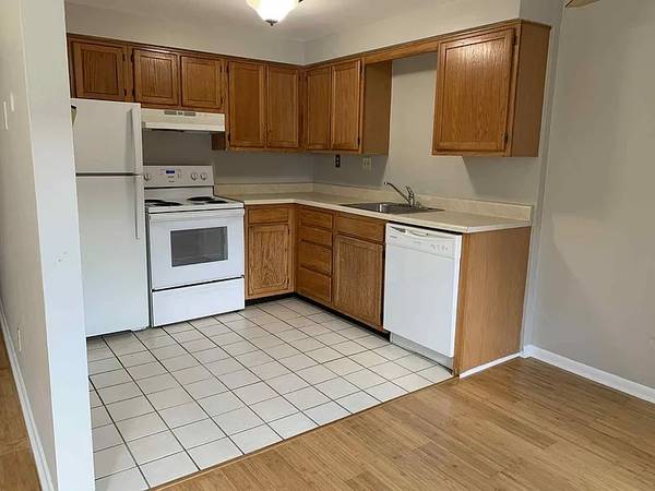 $1,799 / 2br - Shadyside – 2BR Apartment at James Manor! Affordable & Convenient ✨ (Shadyside, Pittsburgh)64013532651521121