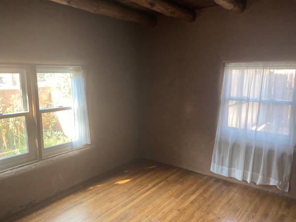 $2,075 / 2br - 900ft2 - Charming 2 Bedroom Historic Adobe (Westside)63659815214081124