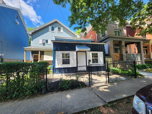 $1,295 / 2br - Air-conditioned 2 BR in Highland Park (Highland Park)64013369961985120