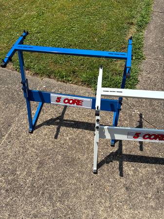 2 nice keyboard Z-stands! 1