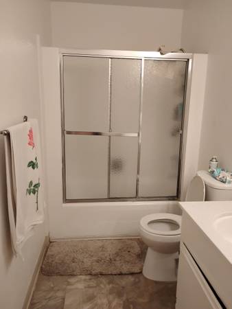 $950 / 1br - Bonita Amplia Recamara (Chula Vista)64037223121409122