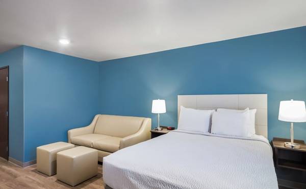$469 / 1br - Flexible Living: No Lease, Pay Your Way - Weekly Rates Available! (991 E Lake St, Addison, IL)63781327635587123