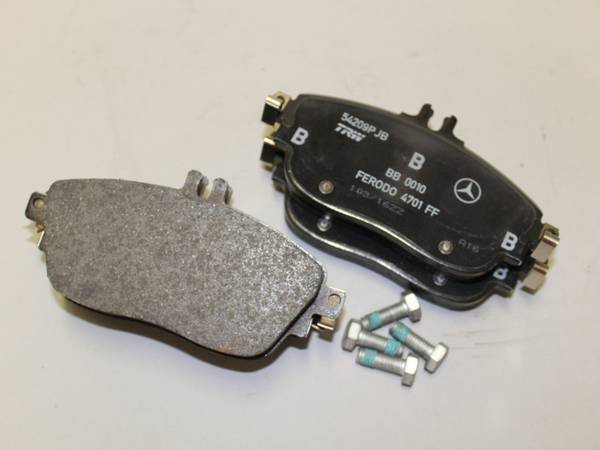 ‘14-20 Mercedes Brake Pad Set/Front 1