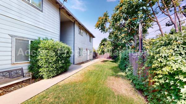 $1,200 / 2br - 700ft2 - 114 Baker St 2 Bed, 1 Bath (Waterford)63970305742211120