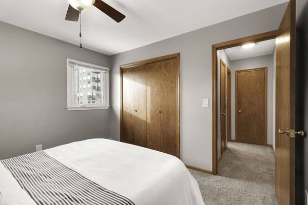 $1,410 / 1br - 520ft2 - Fregadero dividido, estacionamiento fuera de la calle, garajes opcionales (1301 MN-7, Hopkins, MN)63868699005569121