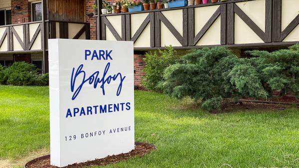 $1,345 / 1br - 776ft2 - “Elevated Living! 5th-Floor Apartment $1,345 + 4 Weeks FREE!” (Colorado Springs)63686781094273120