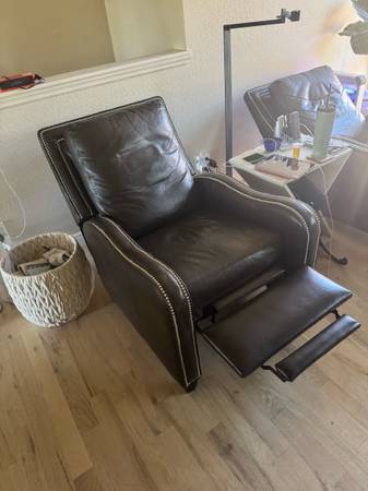 Lounge are office lounging chairs (Denver)63921365250050124